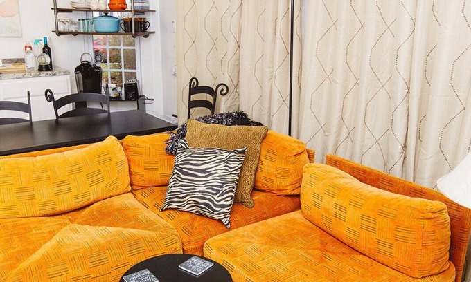 Willoughby Apartamento | NEW Tiny Groovy Town Spot by dining, shops, bars