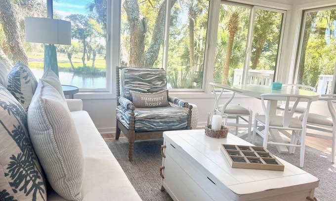 Sealoft Villas Cabaña | New to Market. Golf & pond views. Refined beach cottage.
