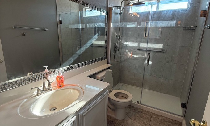 Summerlin Casa | NEW to Vrbo! 1bedroom includes a Sofa Bed, a queen size bed, and SWIMMING POOL