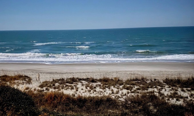 Pine Knoll Shores Condominio | New to Vrbo: A relaxing oceanfront retreat. Close to activities and eateries!