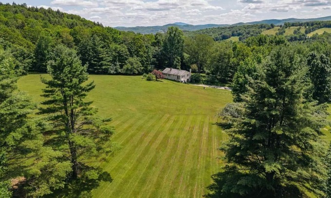 Woodstock Casa | NEW TO VRBO Hiker’s Hygge on 21 Acres and Aqueduct Trails