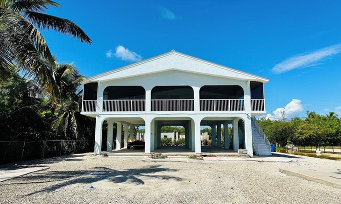 Twin Lakes Casa | New to VRBO! Relax & Recharge at Key Largo’s Premier Waterfront Property!