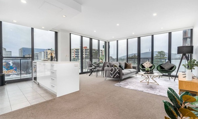 Braddon Apartamento | New to VRBO: Roomy 2BR/2BA City-Centre Apt
