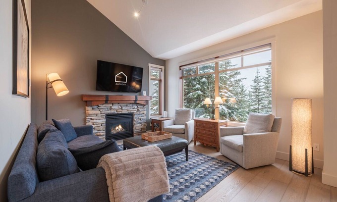 Nordic Estates Condominio | NEW! Townhome | Wifi | Complex hot tub | BBQ