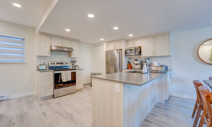 Grandview-Woodland Apartamento | New Townhouse w/Private Entrance U028