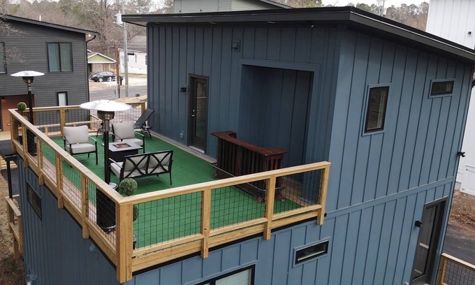 Hayes Casa | New Turf:Rooftop& Patio min's from Downtown, Duke, NCCU, Hospital,Durham Bulls