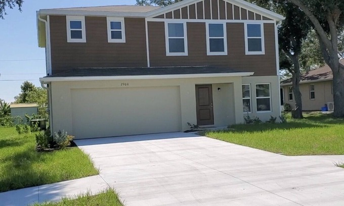North Port Casa | New Two story Cozy House Near Warm Mineral Springs