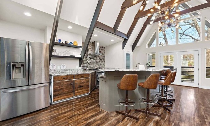 Independence Casa | NEW! Unique 4BR Into The Woods | Fire Pit