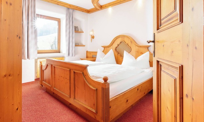 Ruhpolding Apartamento | NEW - Unternberg 45 b. 50 sqm, balcony, kitchen, 1 bedroom, living room, max 4 pers, WLAN