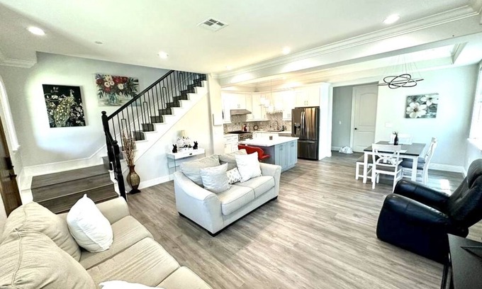 Arcadia Condominio | New Upscale Condo 3BR, 2.5 BA, excellent location