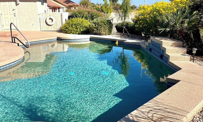 Sun City West Casa | NEW! UPSCALE Sun City West Oasis Golf Course with POOL