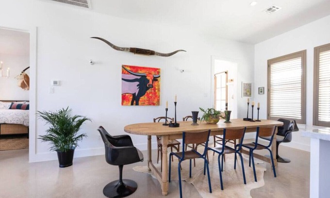 New Ulm Casa | NEW urban cottage, The Vine & Round Top!