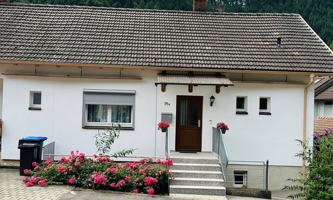 Untermunstertal Casa | NEW! Vacation apartment "Schwarzwaldblick2" 65sqm with balcony 2-4pers.+baby crib