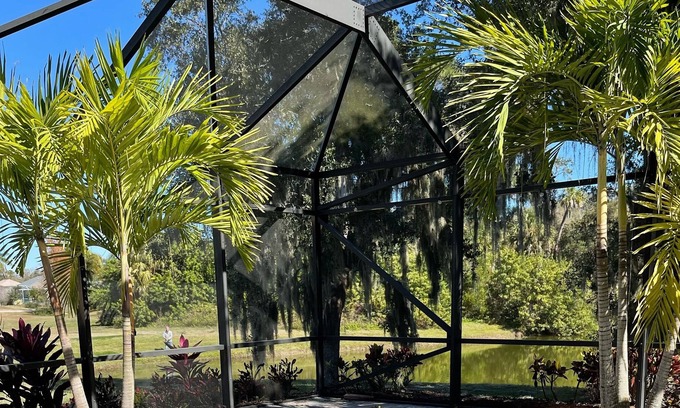 Imperial Lakewood's Casa | ***New*** Vacation home in golf course community with heated pool