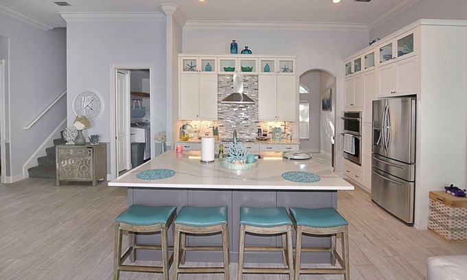 Vero Beach Casa | NEW!!☀️Vero Islander is minutes to 🏖️beach. Private pool in a gated community🌴