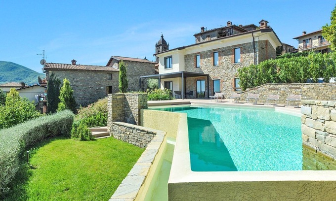 San Romano in Garfagnana Villa | ¡Novedad! Villa moderna,"Endless" infinity pool; vistas ; ir a las instalaciones