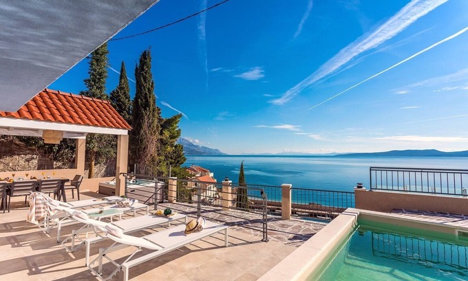 Pisak Villa | Villa Perla Blu 4 bedrooms, heated pool, jacuzzi, 50m from beach