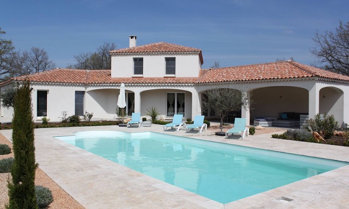 Regusse Villa | Nueva villa con piscina en una parcela de 2300 m² en el corazón de la Provenza.