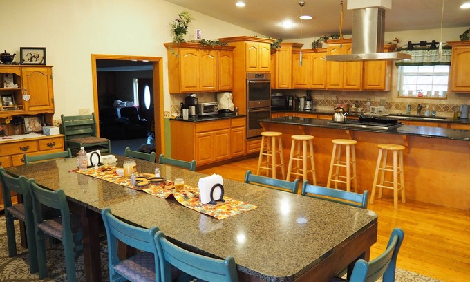 Squires Complejo | NEW! Village of Hope - All 6 Cabins