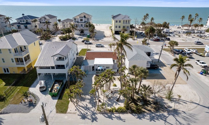 Bonita Springs Casa | New! Walk to the Beach | 2-Bedroom Tropical Oasis | Sleeps 6