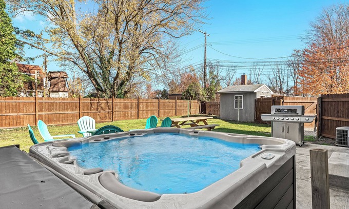 Mount Clemens Casa | New! Warm & Cozy 3BR w/ Hot Tub, Firepit & BBQ!