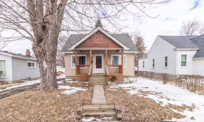 Pontiac Casa | NEW Welcoming Shared Room in Pontiac