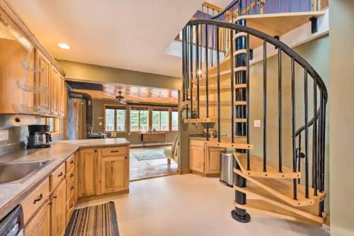 Thornton Casa | NEW! White Mountains View Escape