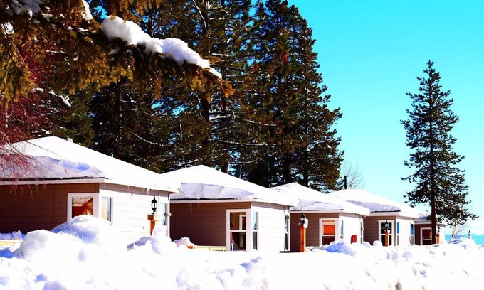 Tahoe Vista Cabaña | New Years ON THE LAKE @ classic Tahoe resort