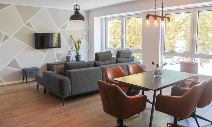 Rauental Apartamento | New York Apartment - für Freunde & Familien, stadtnah, Parkplatz, E-Ladestation, Gitterbox für Fahrräder, Fitnessstudio, digitale Gästemappe mit Restaurant- und Unternehmenstipps