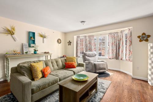 Newark Casa | Newark Gem 6BR, 5BA - Sleeps 24 - Walk to Prudential Center and Newark Penn Station, Near EWR and American Dream Mall, includes Parking - WiFi - Laundry - Backyard - Gym