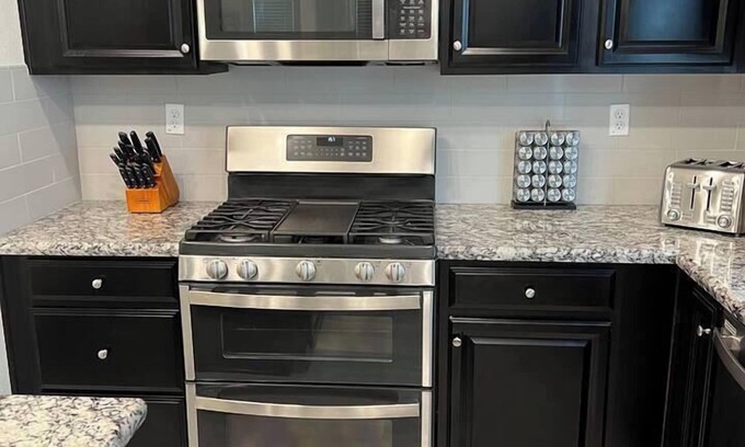Roseville Casa | Newbuilt-*pet*corp/insur-housing*close2shop*24/7*
