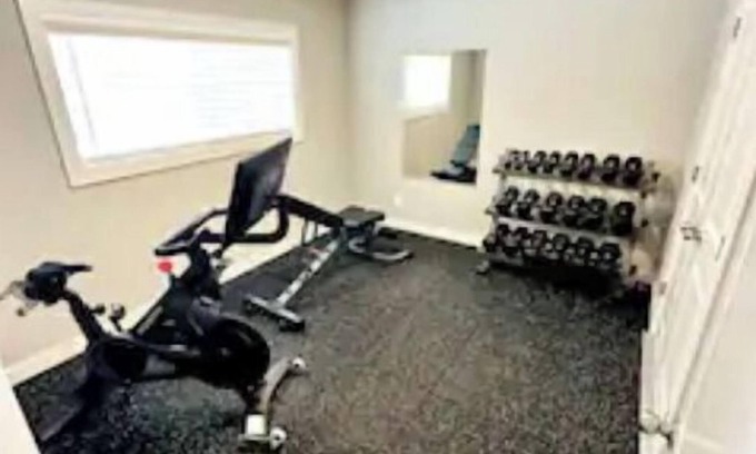 Newburgh Casa | Newburgh Newsie - 3BR, 2.5BA, Gym, Patio, New Construction in Amazing Location!