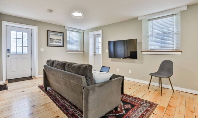 Newburyport Apartamento | Newburyport River View Brick Two Story Apartment