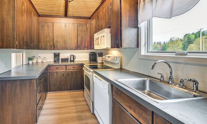 Essex County Cabaña | Newcomb Retreat w/ Mountain Views & Fire Pit!