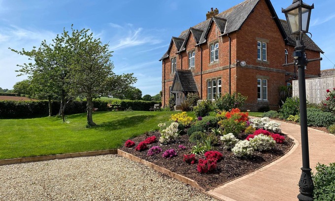 Westcott Otro | Newcourt Barton