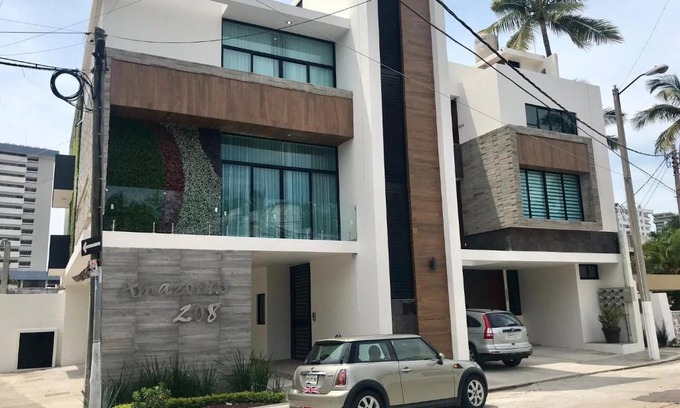 Las Gaviotas Apartamento | Newer Ground Floor Apartment Near The Beach, Shops