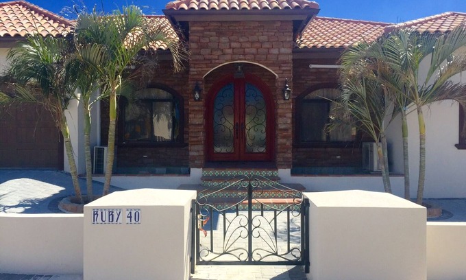Opal Casa | Casa nueva con 4 dormitorios principales y 5 Baño