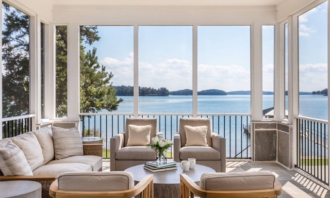 Seneca Casa | Brand New Lake Keowee Cottage - el mejor alquiler de lujo en el lago