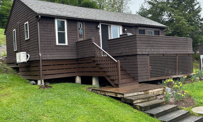 Bristol Cabaña | Newfound Lake, Bristol NH Lakefront Cottage