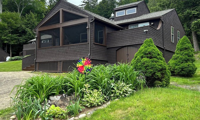 Bristol Cabaña | Newfound Lake Bristol, NH Lakefront Cottage