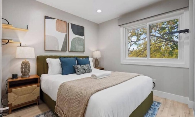 Townsend Casa | NewLuxHome! EV! MiniGolf! PoolTable! HeartofSanJose