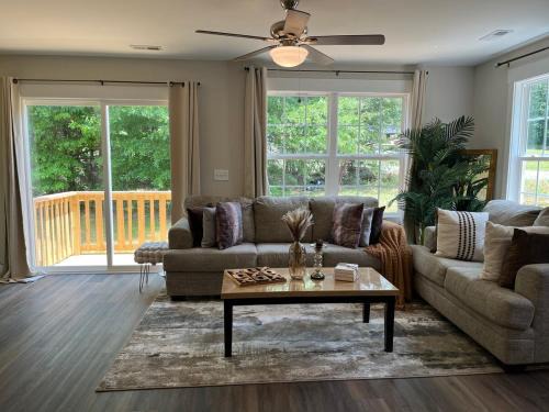 Ranlo Casa | Newly Build House Wit Modern features Not far from CLT airport