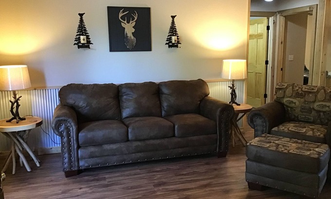 Independence Cabina | Newly built, 3 bedroom Cabin in a quiet neighborhood near Sardis Lake, MS.
