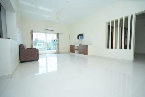 Tirupati Apartamento | Newly Built Beautiful and Luxurious 3BHK in Tirupati with Fully Functional Kitchen,for upto 25 guests