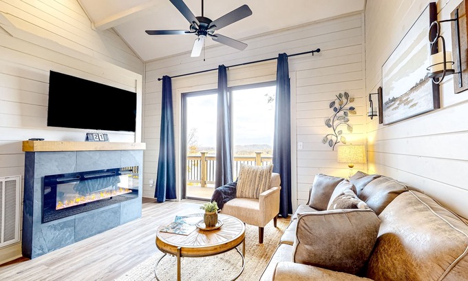 Sevierville Cabina | Newly built cabin overlooking Douglas Lake w/ hot tub & free attraction tickets
