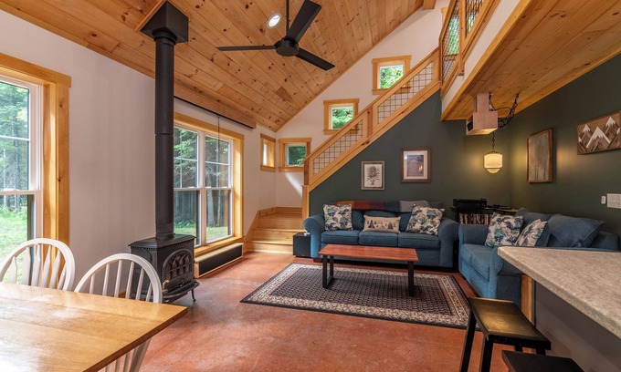 Stratton Casa | Newly built custom home nestled on the edge of the Bigelow Preserve