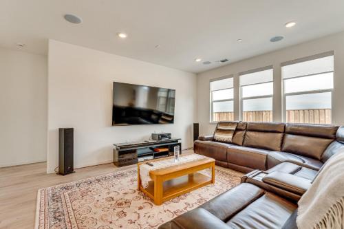 Hollister Casa | Newly Built Home with Patio 4 Mi to Dtwn Hollister