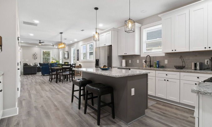 West End Casa | Newly built immaculate retreat in West End, Atlanta. We can't wait to see you!