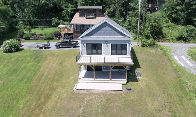 Saratoga Springs Casa | Newly Built Lakefront Home - Less than 5 minutes to the track!