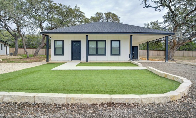Bulverde Casa | Newly Built Modern Countryside Cottage